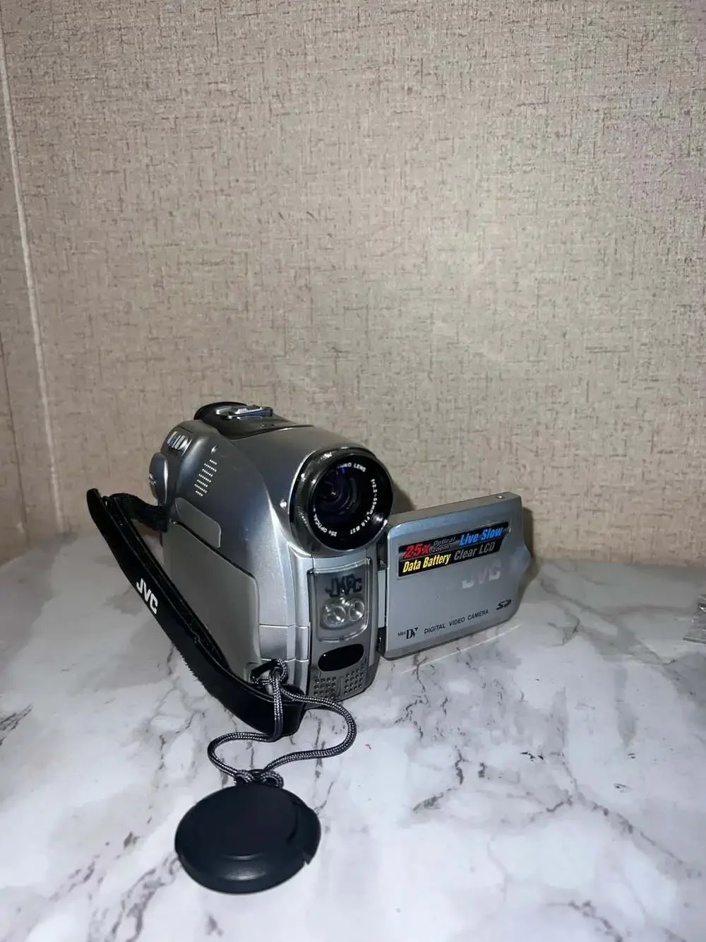 JVC GR-D270U Mini DV Digital Video Camera Camcorder